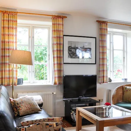 Apartment Haus Karoline Jule Utersum